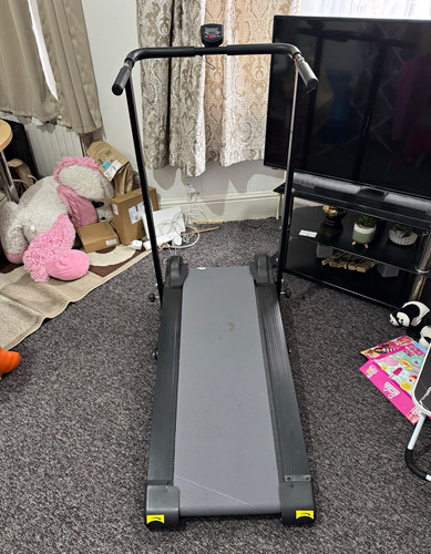 Manual foldaway treadmill - manual,